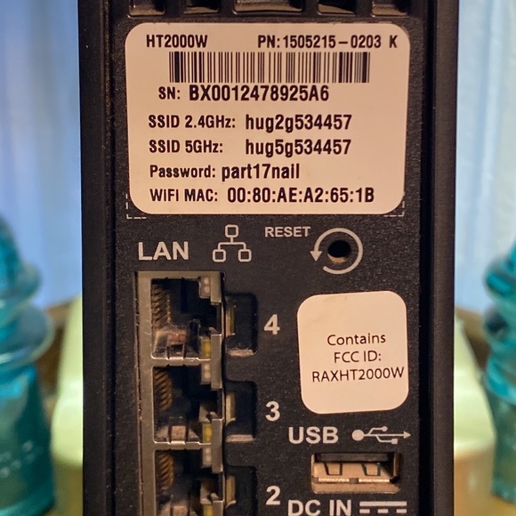 Hughes HT2000W Black Satellite Dual Band 2.4Ghz-5Ghz Modem Router - Picture 5 of 9